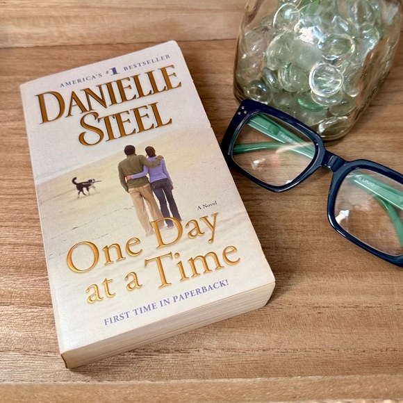 One Day at a Time by Danielle Steel | Contemporary Romance Paperback - Picture 6 of 6